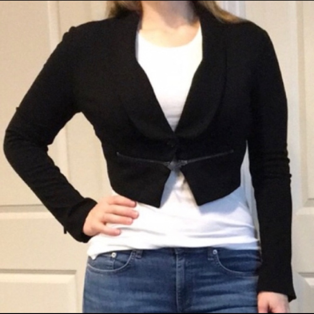 BCBGMaxAzria cropped blazer